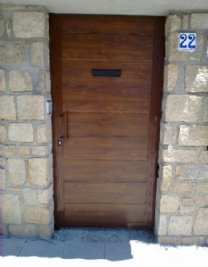 Puerta de Vivienda