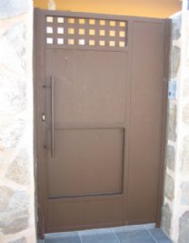 Puerta Moderna